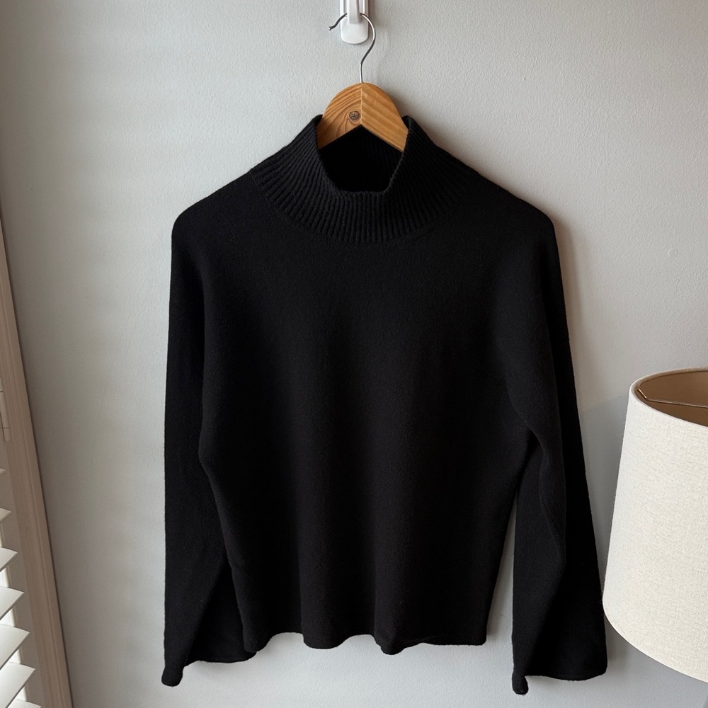Vince‎ Turtleneck Boxy Cashmere Blend Sweater